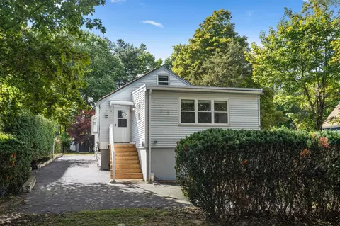 111 Williams Ave, Hyde Park, MA 02136