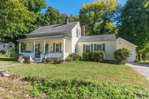71 School St, Northborough, MA 01532