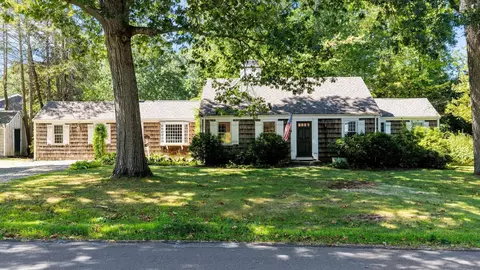 13 Whitcomb Ave, Hingham, MA 02043