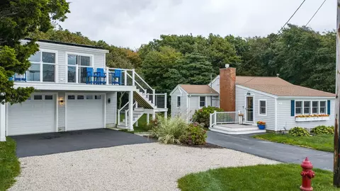 51 Balsam St, Fairhaven, MA 02719