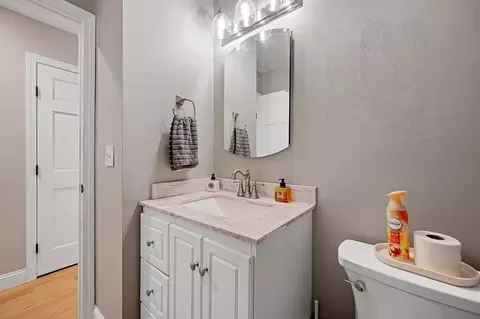 Bath - 17 Vinal St, Hudson, MA 01749 photo 2 of 5