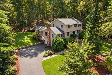 108 Kristin Dr Ext, Chelmsford, MA 01824