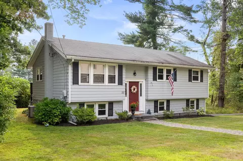 20 Robinhood Ln, Billerica, MA 01821