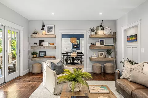 Living - 7 Cloutmans Ln, Marblehead, MA 01945 photo 2 of 2