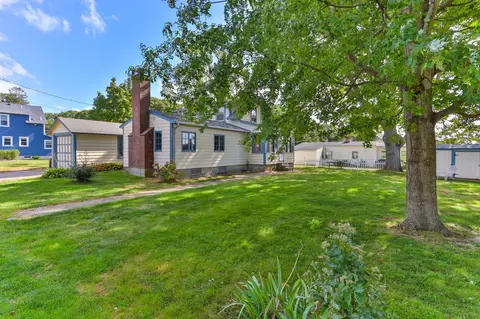 Exterior - 30 Monroe St, Buzzards Bay, MA 02532 photo 5 of 10