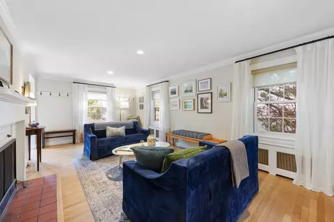 Living - 15 Eustis St, Arlington, MA 02476 photo 2 of 5