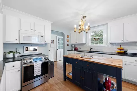 Kitchen - 15 Eustis St, Arlington, MA 02476 photo 1 of 5