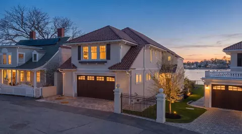 19 Lincoln House Pt #19, Swampscott, MA 01907