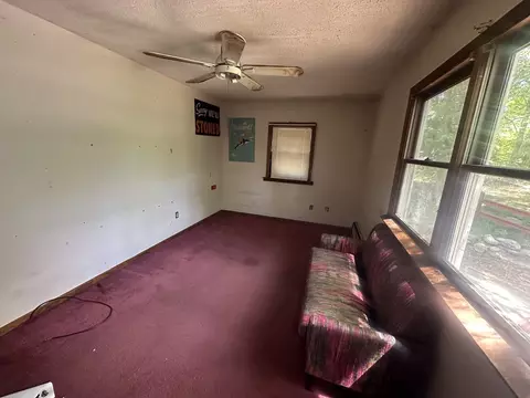 Living - 23 North St, Upton, MA 01568 photo 1 of 4