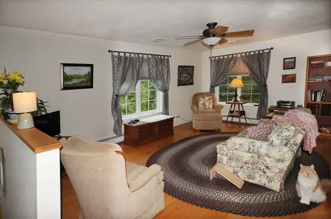 Living - 868 Main St, Wareham, MA 02576 photo 1 of 2