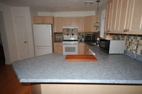 Kitchen - 868 Main St, Wareham, MA 02576 photo 2 of 3