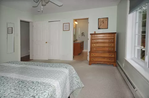 Bedroom - 868 Main St, Wareham, MA 02576 photo 3 of 5