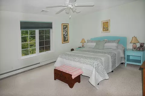 Bedroom - 868 Main St, Wareham, MA 02576 photo 2 of 5