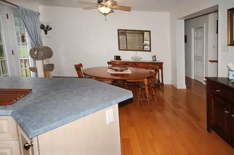 Dining - 868 Main St, Wareham, MA 02576 photo 1 of 2