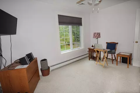 Bedroom - 868 Main St, Wareham, MA 02576 photo 5 of 5