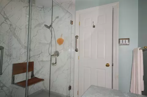 Bath - 868 Main St, Wareham, MA 02576 photo 3 of 3