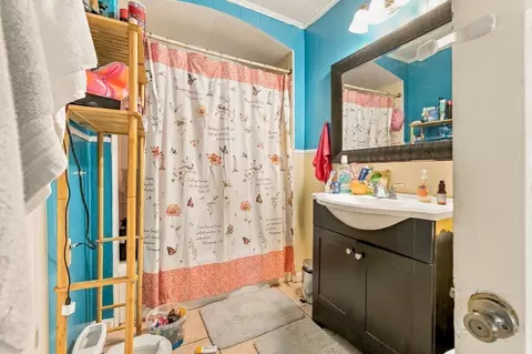 Bath - 547 School St, Webster, MA 01570 photo 2 of 2
