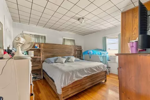 Bedroom - 547 School St, Webster, MA 01570 photo 4 of 7