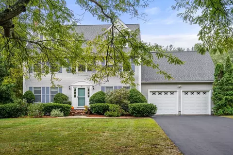 20 Hunters Run, Franklin, MA 02038