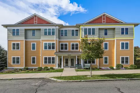 74 Village Hill Rd #W3N, Northampton, MA 01060