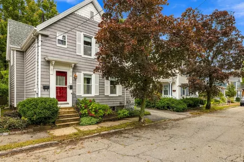 12 Collins St, Newburyport, MA 01950