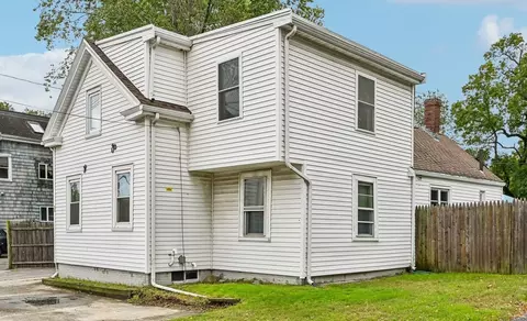 24 Andover St, Peabody, MA 01960