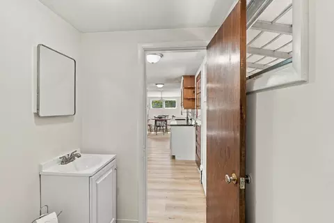 Entry Way - 39 Sylvan Ave, Wakefield, MA 01880 photo 3 of 4