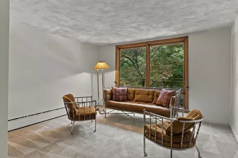 Living - 39 Sylvan Ave, Wakefield, MA 01880 photo 3 of 3