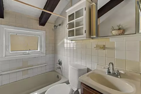Bath - 39 Sylvan Ave, Wakefield, MA 01880 photo 1 of 1