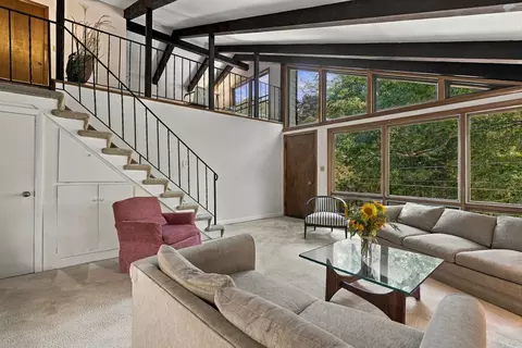 Living - 39 Sylvan Ave, Wakefield, MA 01880 photo 1 of 3
