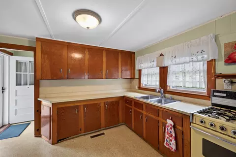 Kitchen - 24 Broadmarsh Ave, Wareham, MA 02571 photo 2 of 2