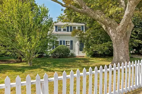 25 Craigville Beach Rd, Hyannis, MA 02601