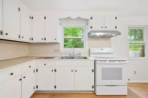 Kitchen - 202 Glenoak Dr, Springfield, MA 01129 photo 3 of 3