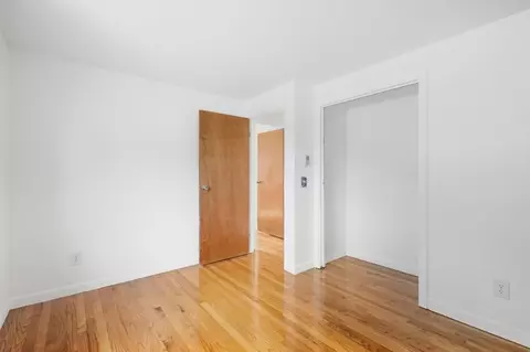 Bedroom - 202 Glenoak Dr, Springfield, MA 01129 photo 7 of 11