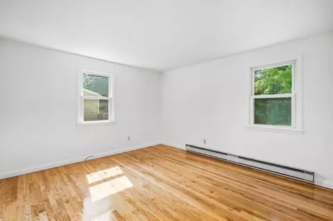 Bedroom - 202 Glenoak Dr, Springfield, MA 01129 photo 11 of 11