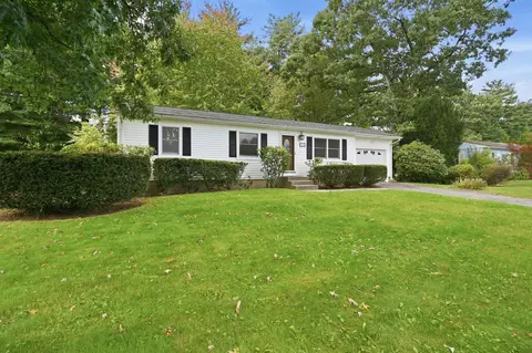 Exterior - 202 Glenoak Dr, Springfield, MA 01129 photo 2 of 6