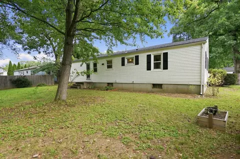 Exterior - 202 Glenoak Dr, Springfield, MA 01129 photo 4 of 6