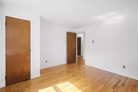 Bedroom - 202 Glenoak Dr, Springfield, MA 01129 photo 2 of 11