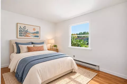 Bedroom - 202 Glenoak Dr, Springfield, MA 01129 photo 9 of 11