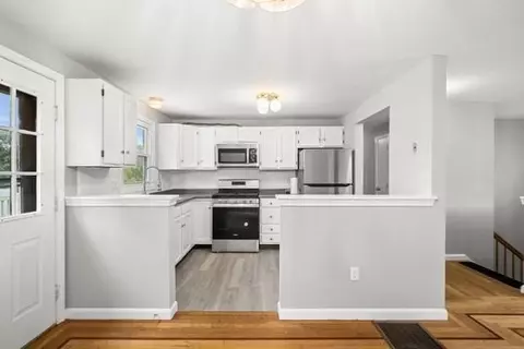 Entry Way - 8 Timrod Dr, Worcester, MA 01603 photo 1 of 2