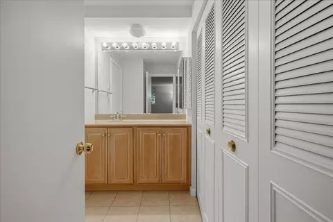 Bath - 1208 Greendale Ave #211, Needham, MA 02492 photo 2 of 4