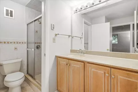 Bath - 1208 Greendale Ave #211, Needham, MA 02492 photo 3 of 4