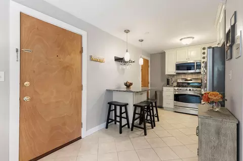 Entry Way - 241 Main St #C7, Reading, MA 01867 photo 1 of 1