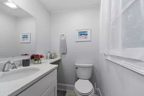 Bath - 273 Washington St #2, Gloucester, MA 01930 photo 3 of 3