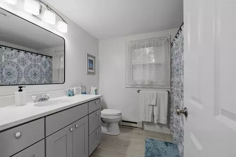 Bath - 273 Washington St #2, Gloucester, MA 01930 photo 2 of 3