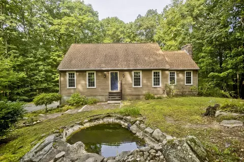 323 Bennett Rd, Hampden, MA 01036