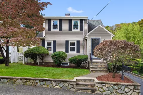 22 Ash St, Melrose, MA 02176