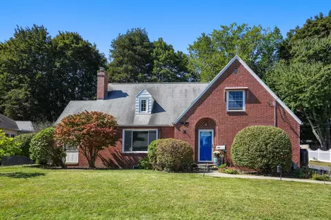 47 Cherry Hl, Holyoke, MA 01040