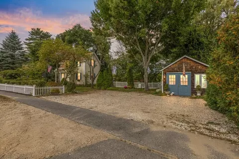 55 Haverhill Rd, Amesbury, MA 01913