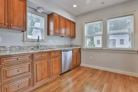 Kitchen - 6 Pranker Rd, Saugus, MA 01906 photo 6 of 8